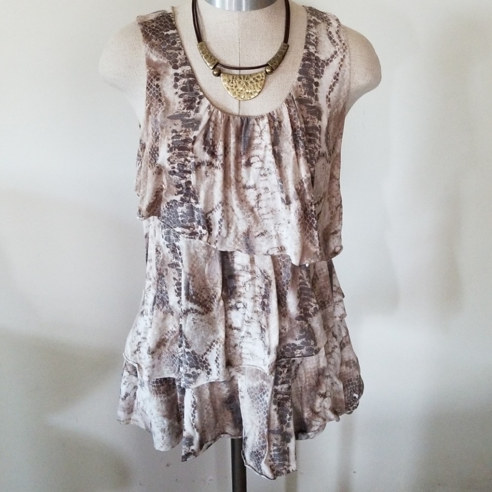 Kenneth Cole Ruffle Summer Top size M